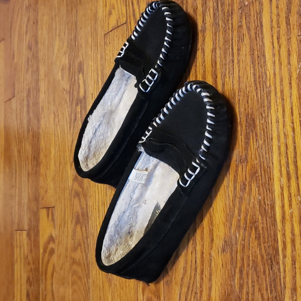 Black slippers (women's)